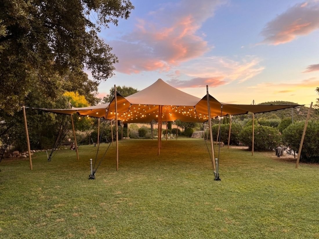 Carpa beduina y cielo de atardecer - Sa Carpa