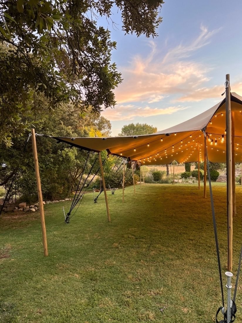 Detalle de mástil y carpa beduina - Sa Carpa